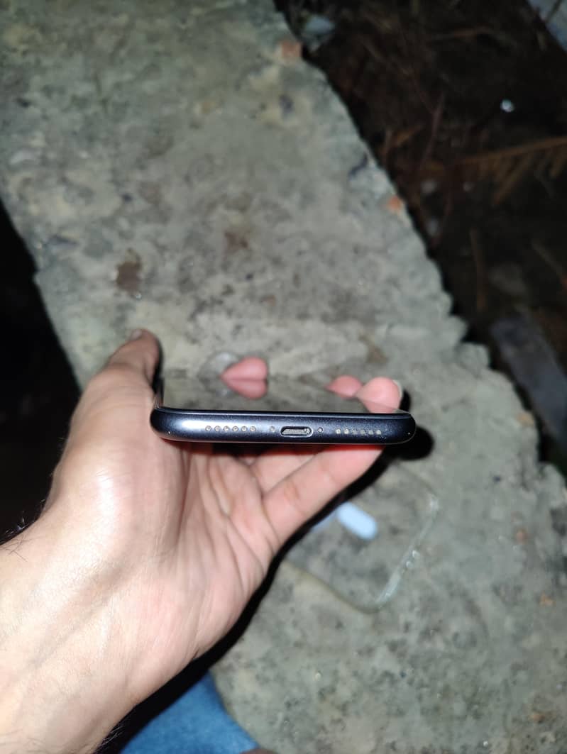 Apple iPhone 11 2