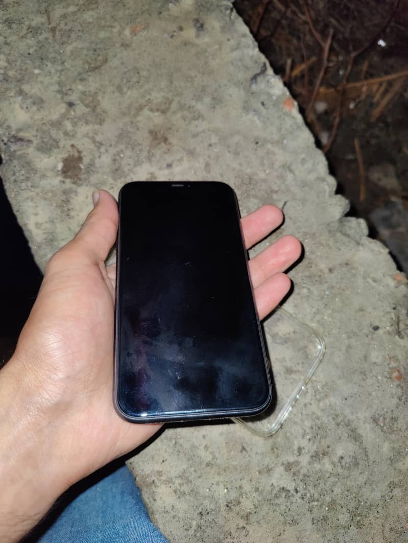 Apple iPhone 11 3