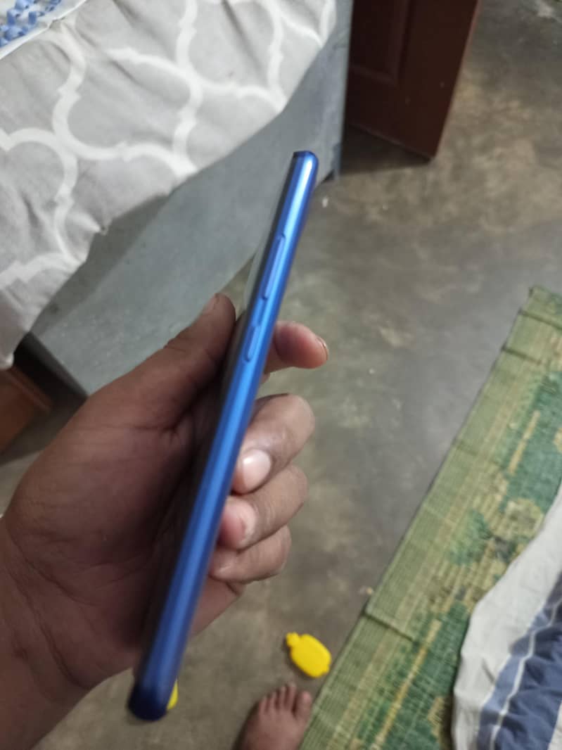 Realme C12 0