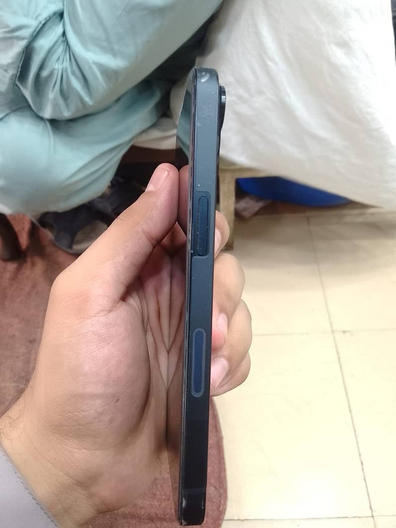 Apple iPhone 13 1