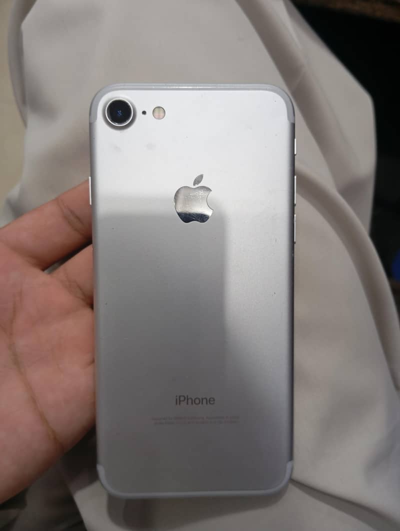 Apple iPhone 7 1