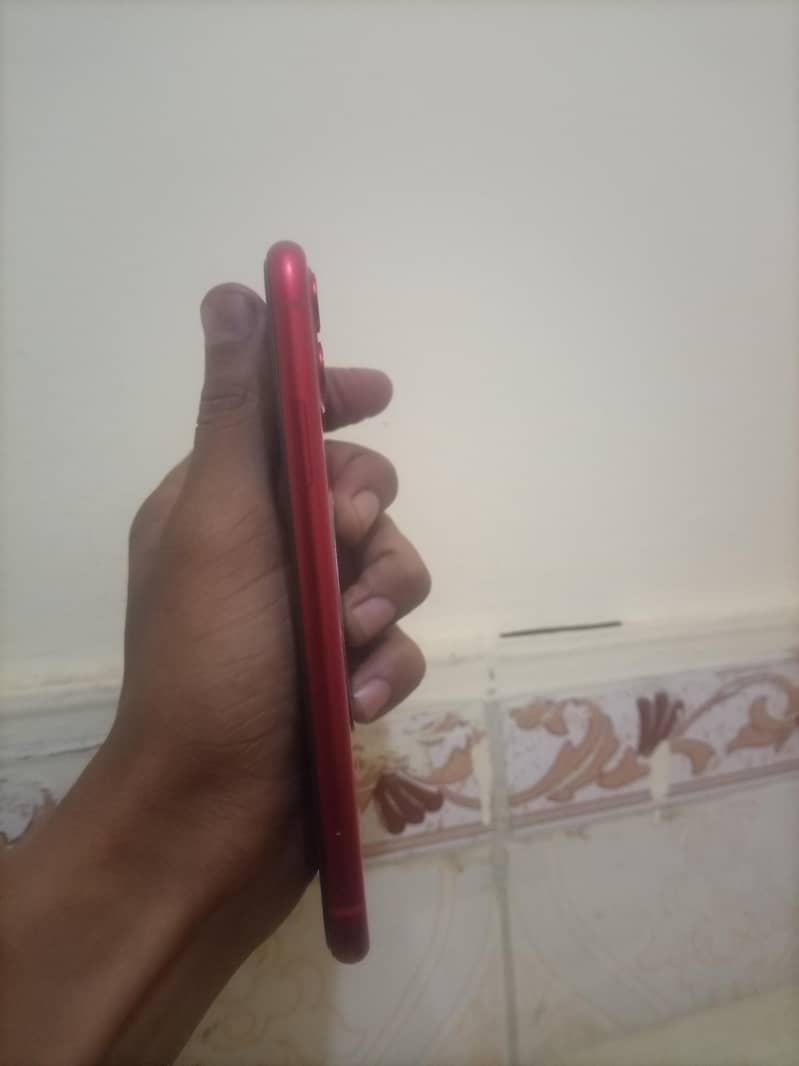 Apple iPhone 11 3
