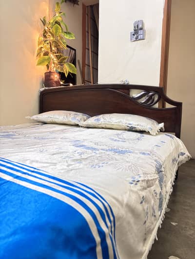 Premium Quality Bed Set with Side Tables and Dresser