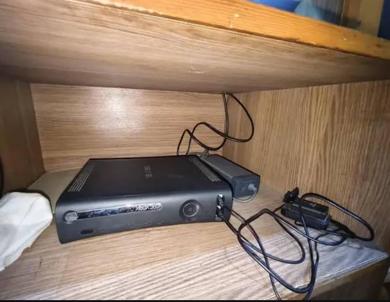 Xbox 360 fat model. 1