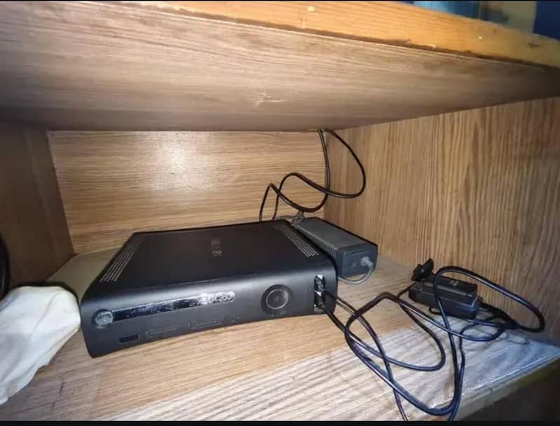 Xbox 360 fat model. 5