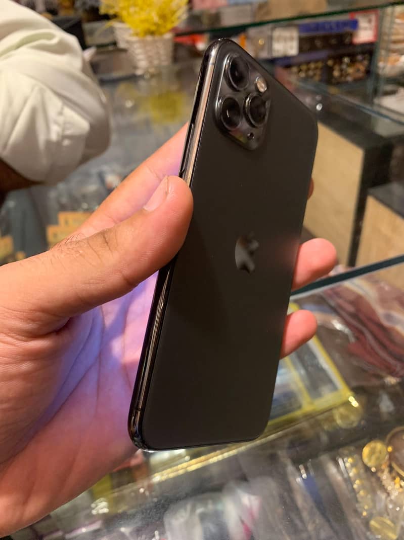 Apple iPhone 11 Pro 1