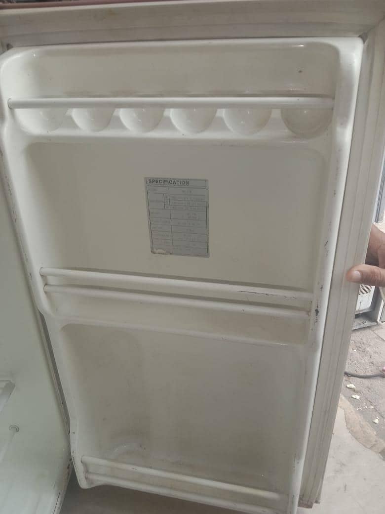 Dawlance mini fridge 1