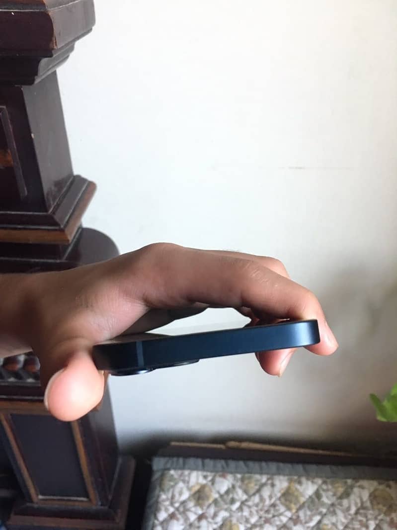 Apple iPhone 13 3