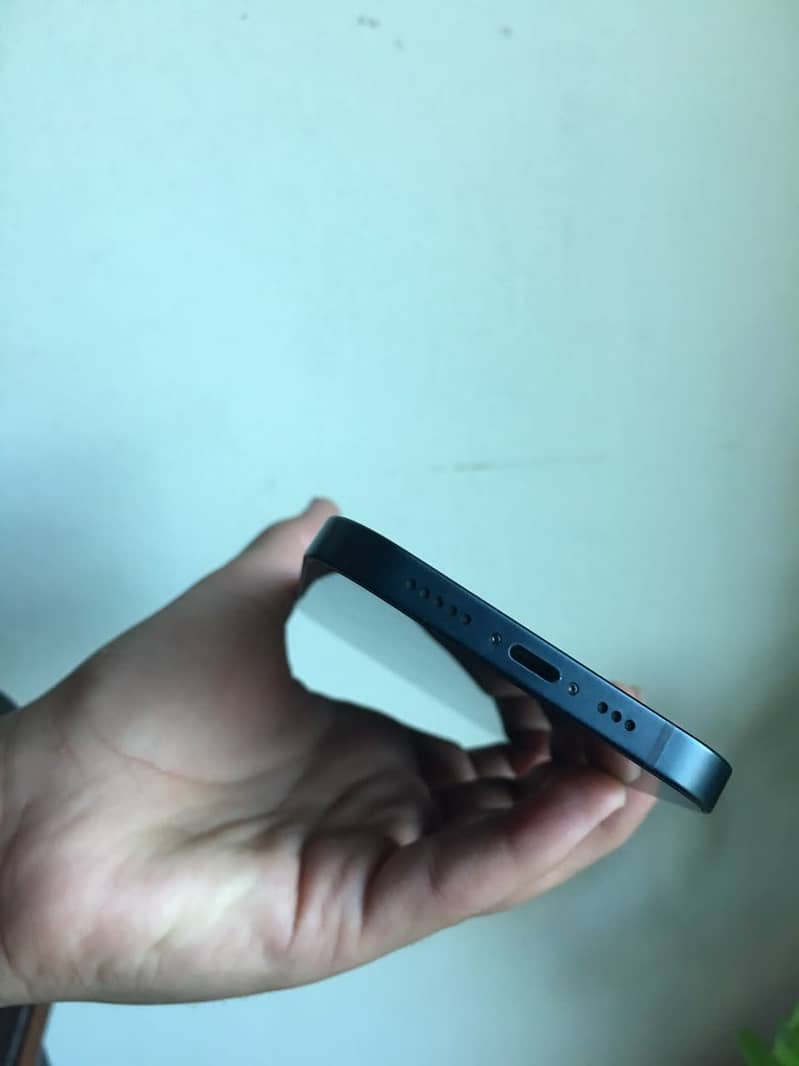 Apple iPhone 13 4