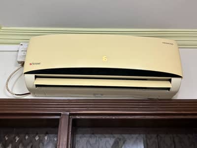 Kenwood AC 1 Ton nicely used, excellent working condition