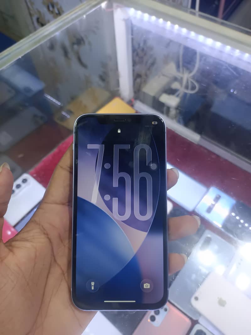 Apple iPhone 12 1