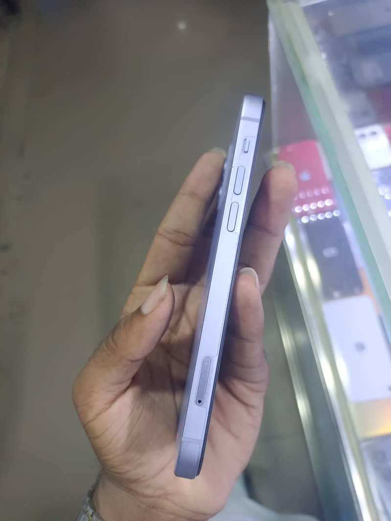 Apple iPhone 12 2