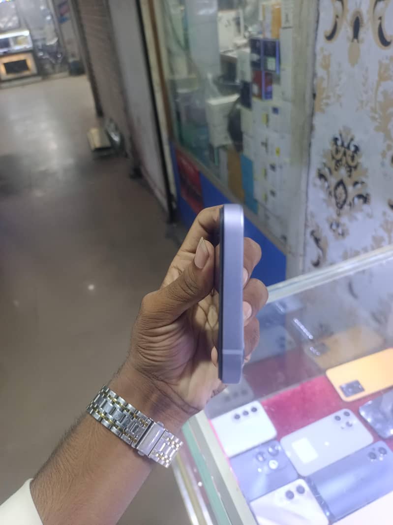 Apple iPhone 12 5
