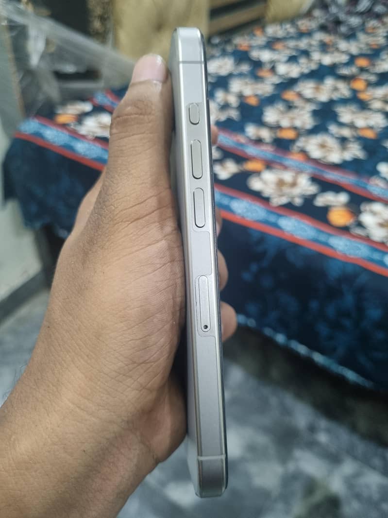 Apple iPhone 15 Pro 1
