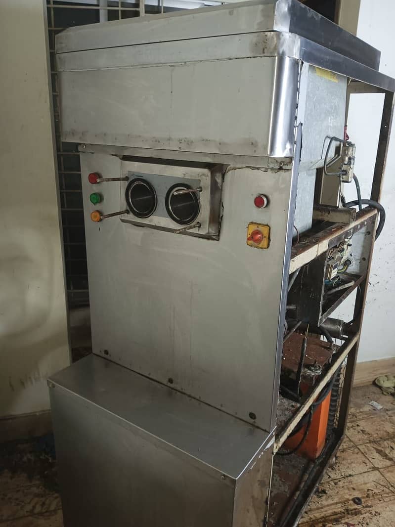 Ice cream machine 0