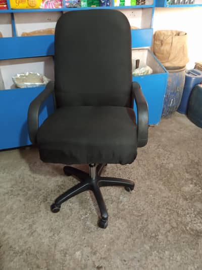 chair for sale bilkul new