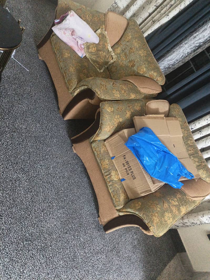 5 seater sofa 0