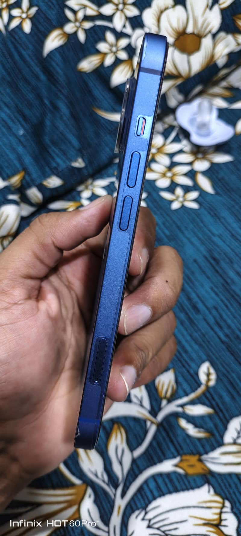 Apple iPhone 13 4