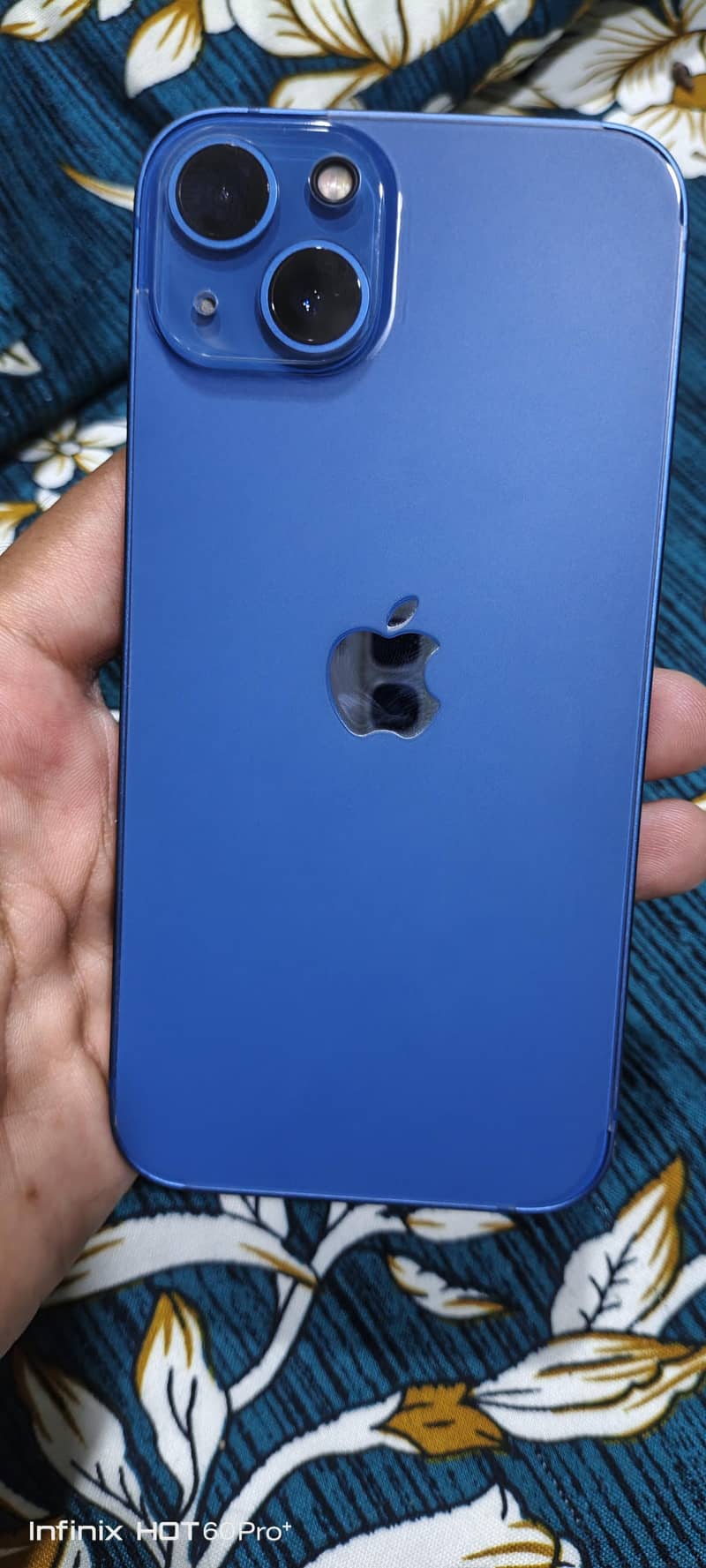 Apple iPhone 13 5