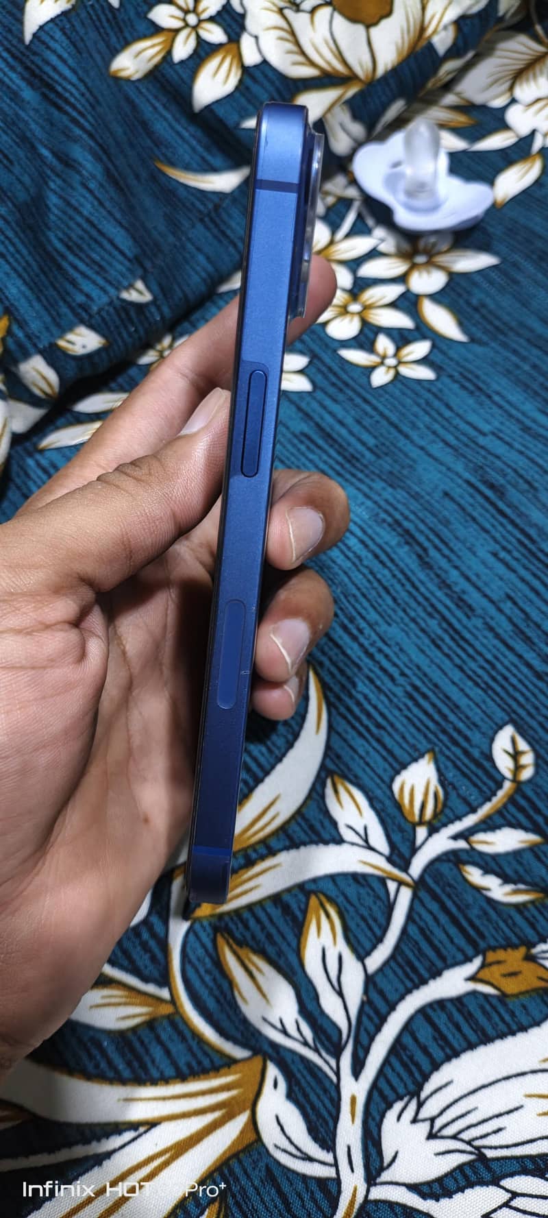 Apple iPhone 13 6