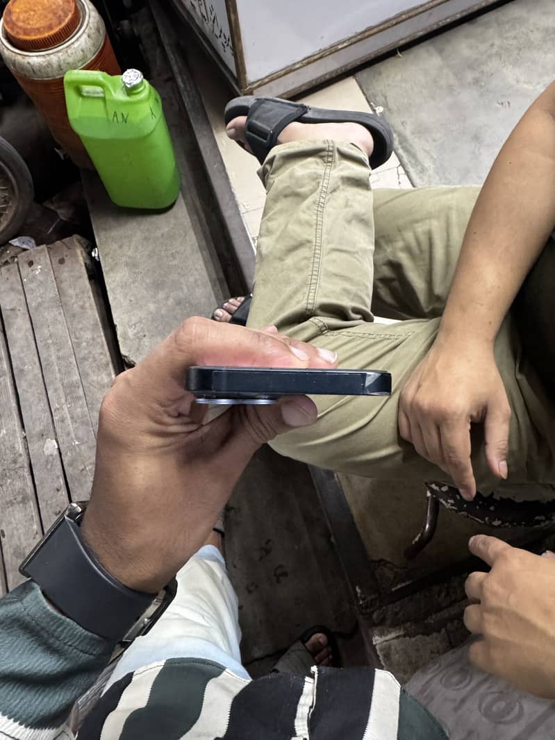 Apple iPhone 14 4