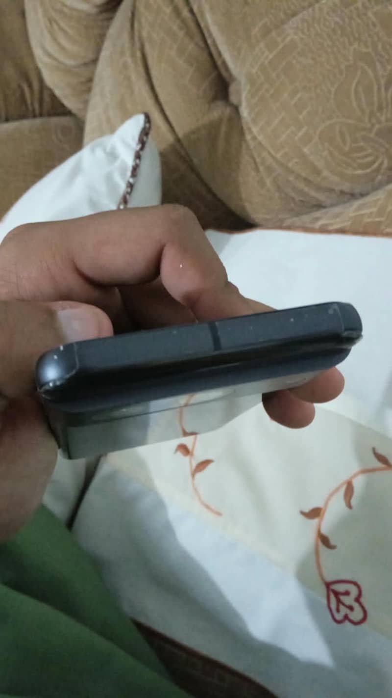 Google Pixel 8 4