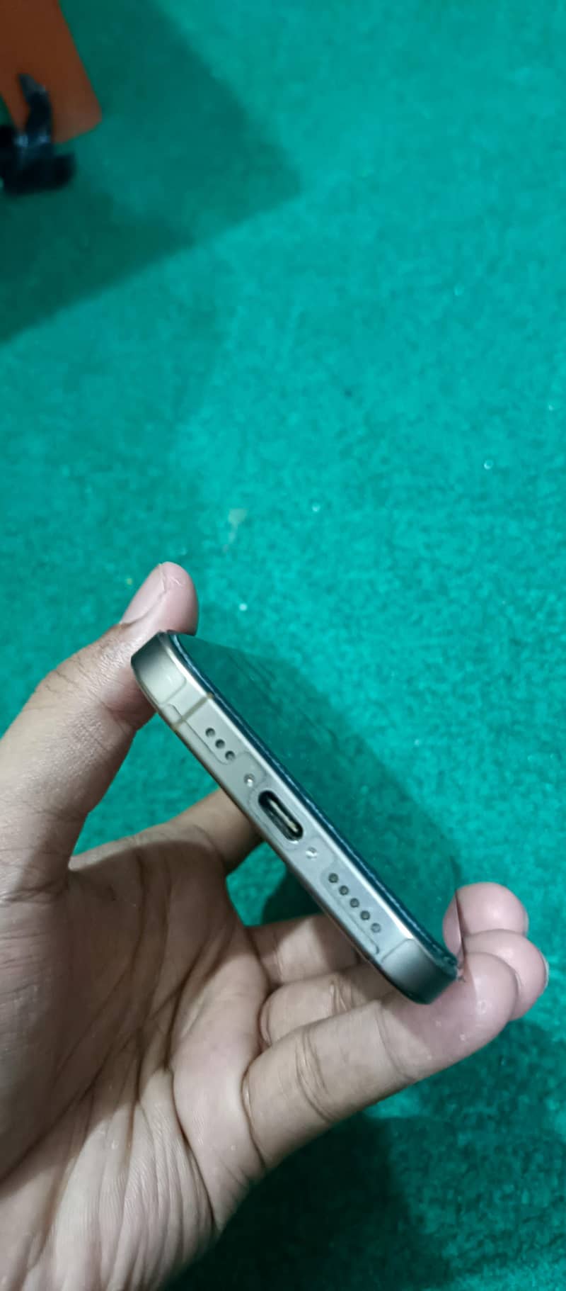 Apple iPhone 16 Pro 2