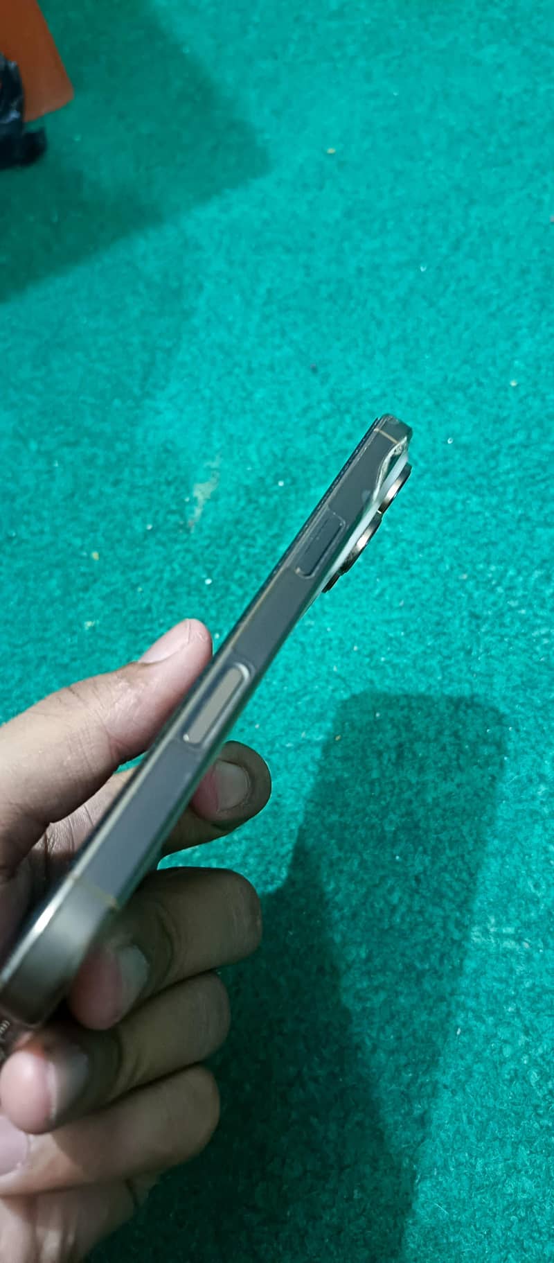 Apple iPhone 16 Pro 3