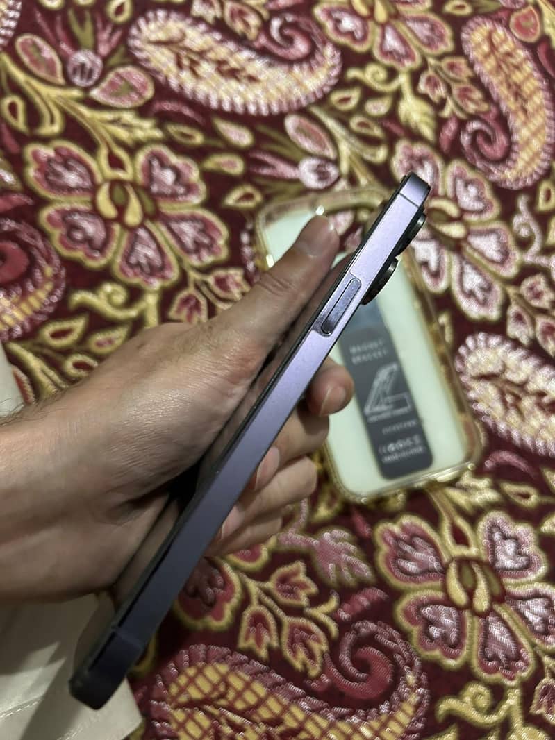 Apple iPhone 14 Pro Max 3