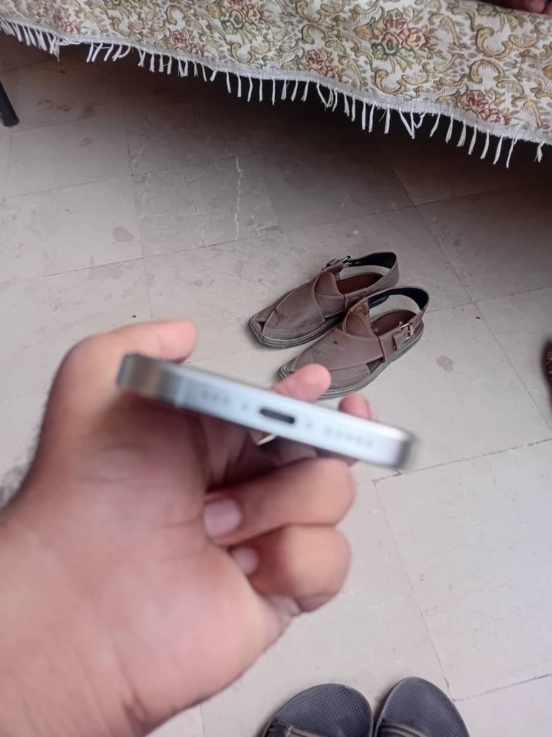 Apple iPhone 15 Pro jv 1