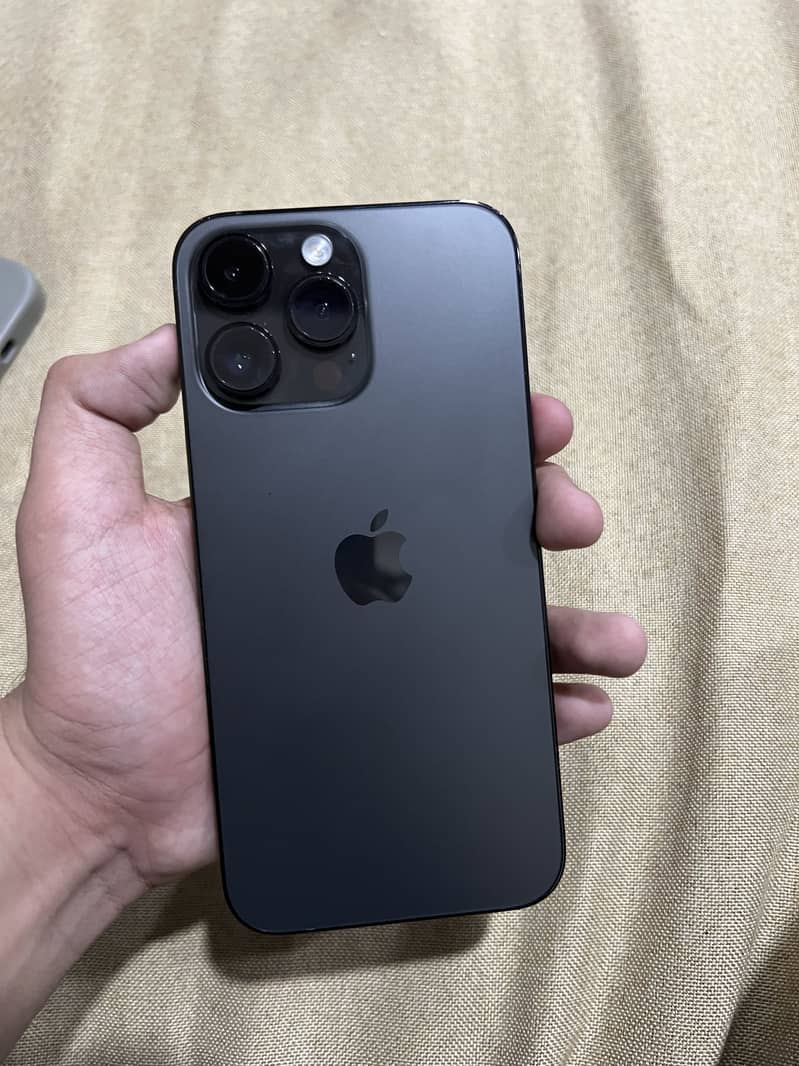 Apple iPhone 14 Pro Max 0