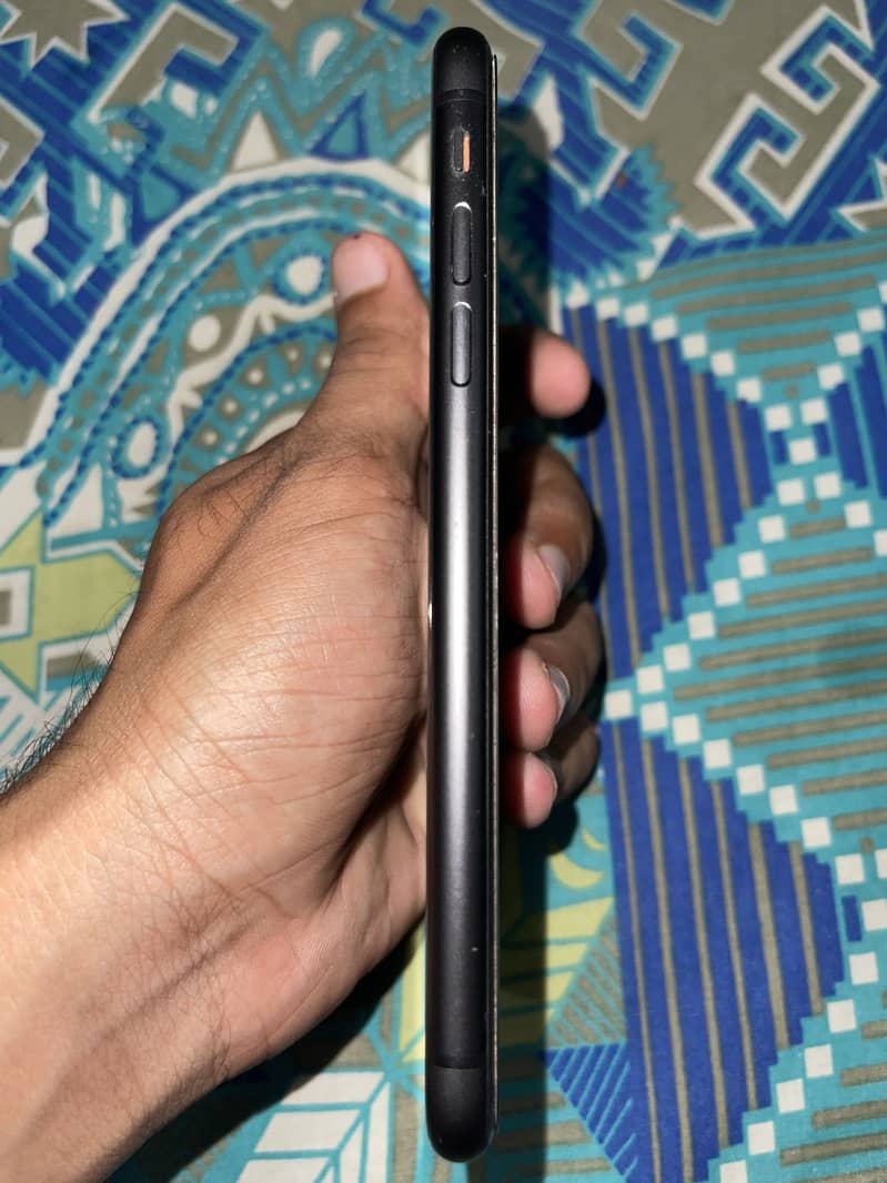 Apple iPhone 11 8