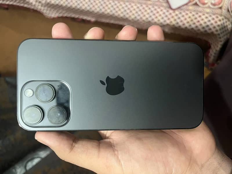Apple iPhone 14 Pro Max 1
