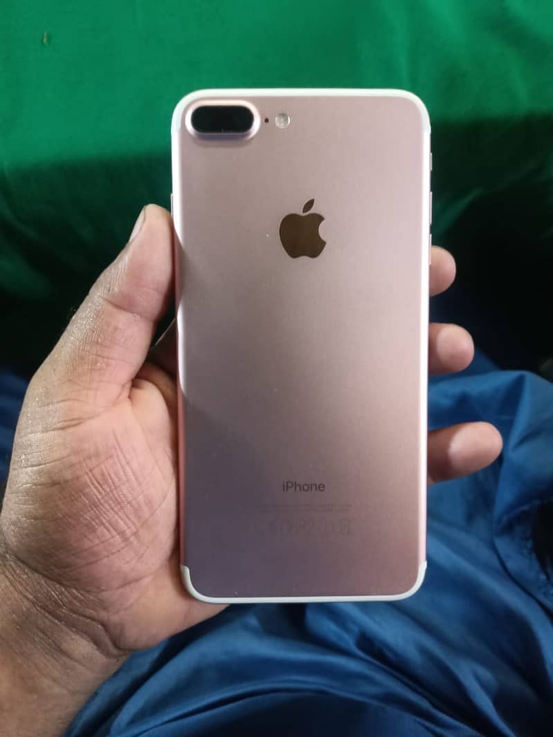 Apple iPhone 7 Plus 0