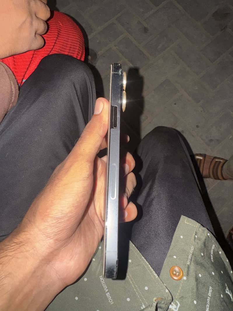 Apple iPhone 14 Pro Max 3