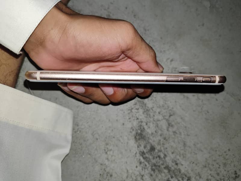 Apple iPhone 8 Plus 3