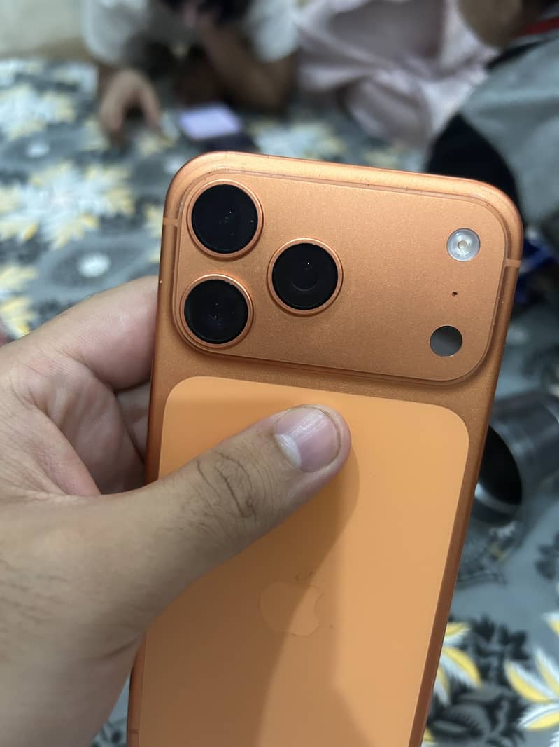 Apple iPhone 17 Pro Max 2