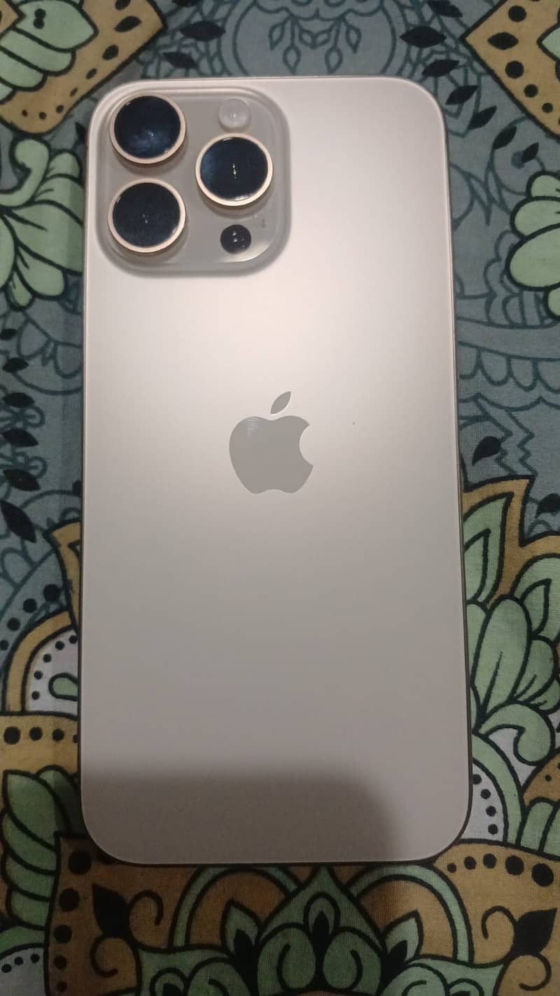 Apple iPhone 16 Pro Max 0