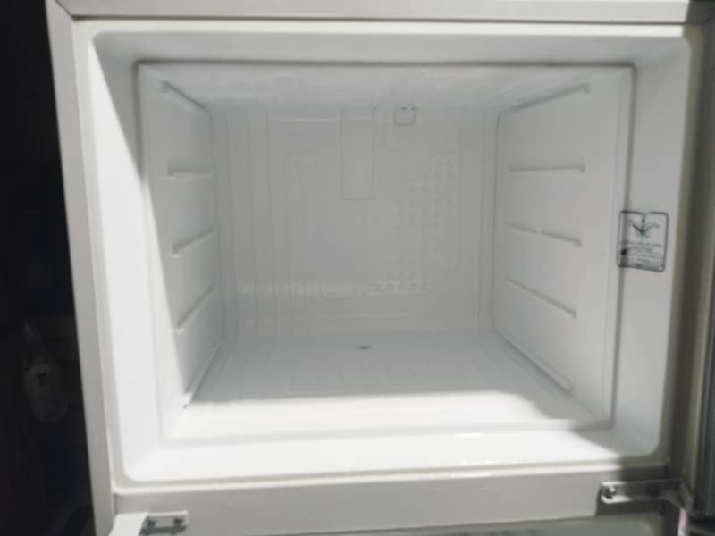DAWLANCE FRIDGE 1