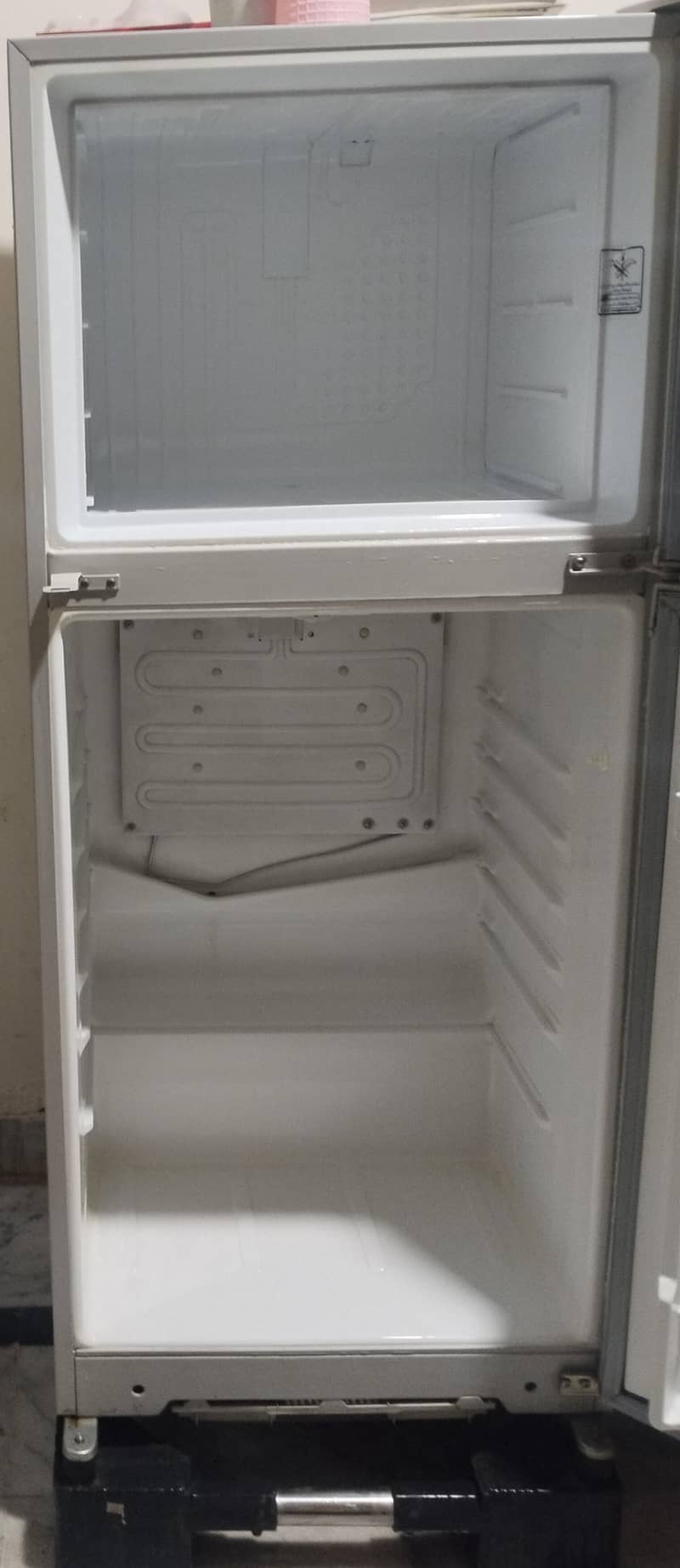DAWLANCE FRIDGE 2