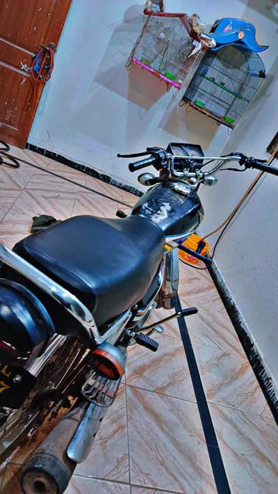 Honda 125 2020 in 10 by 9 condition