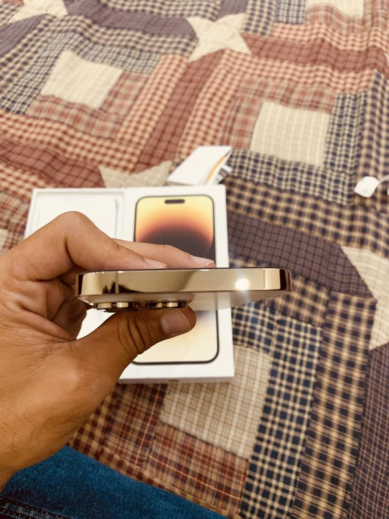 iPhone 14 Pro Max 4