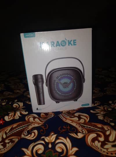 Karaoke Speaker with 1 Mic Bluetooth speaker NEW 03027175514