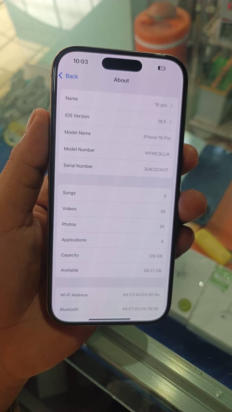 Apple iPhone 16 Pro 2