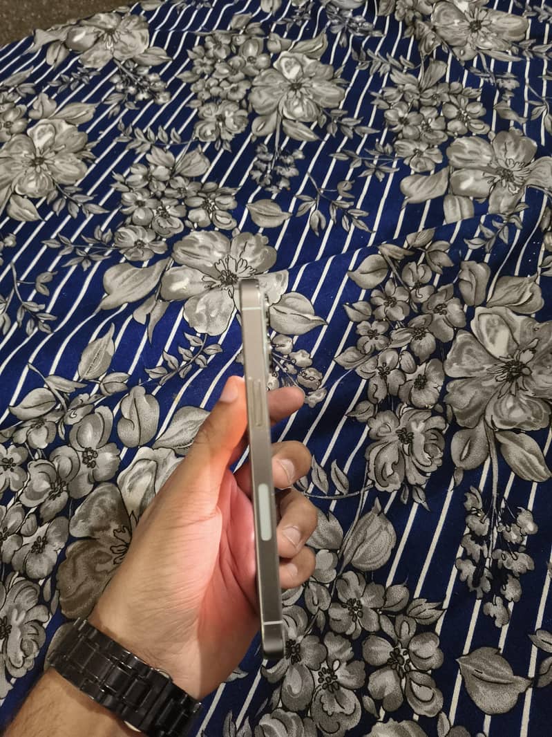 Apple iPhone 13 Pro 2