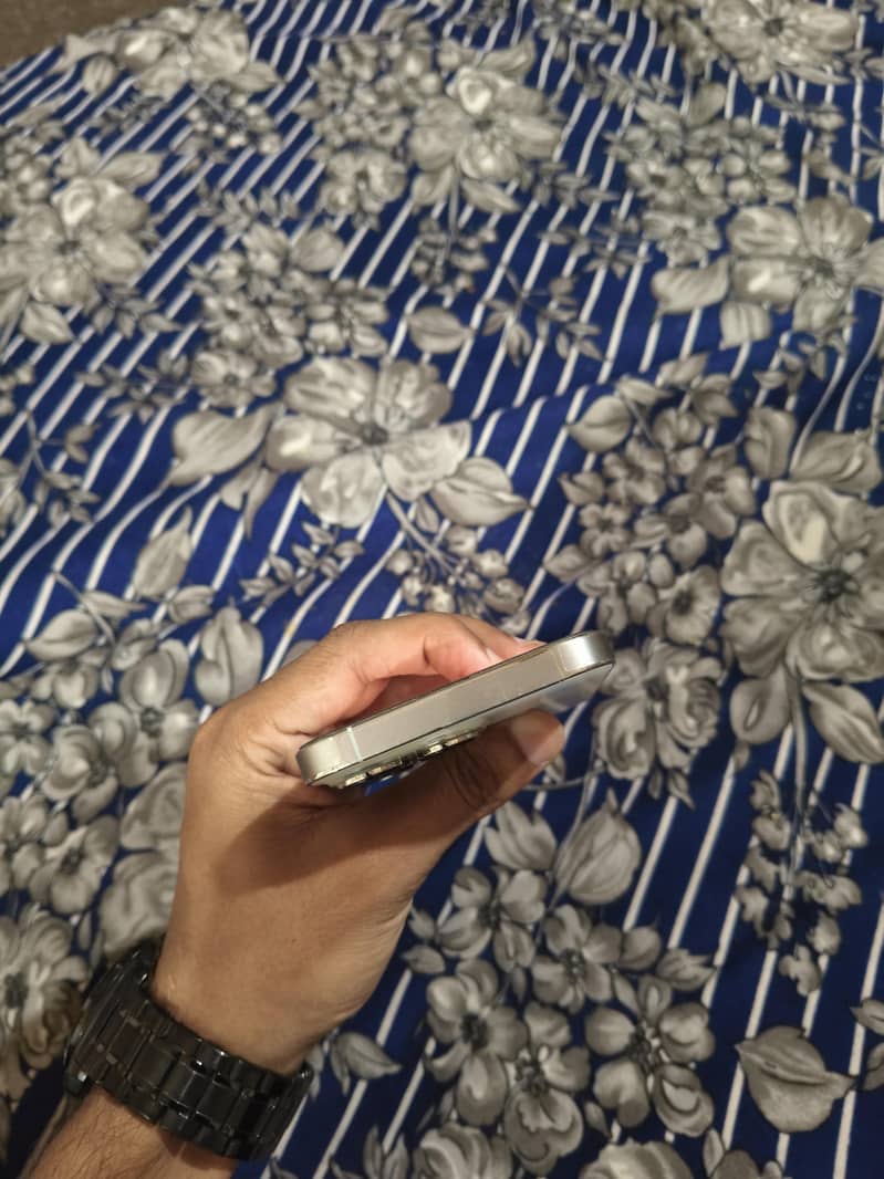 Apple iPhone 13 Pro 4