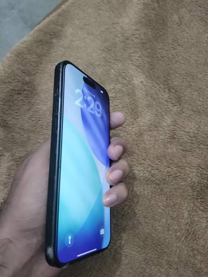 Apple iPhone 15 Pro Max 1