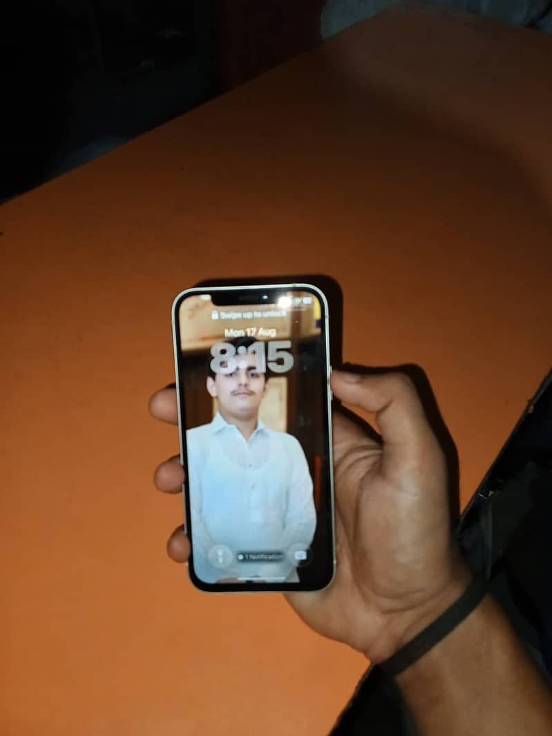 Apple iPhone 12 0
