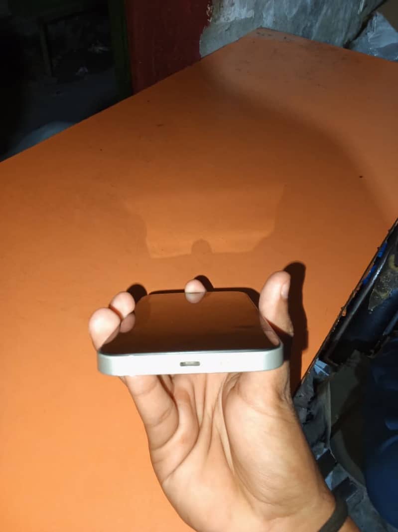 Apple iPhone 12 2