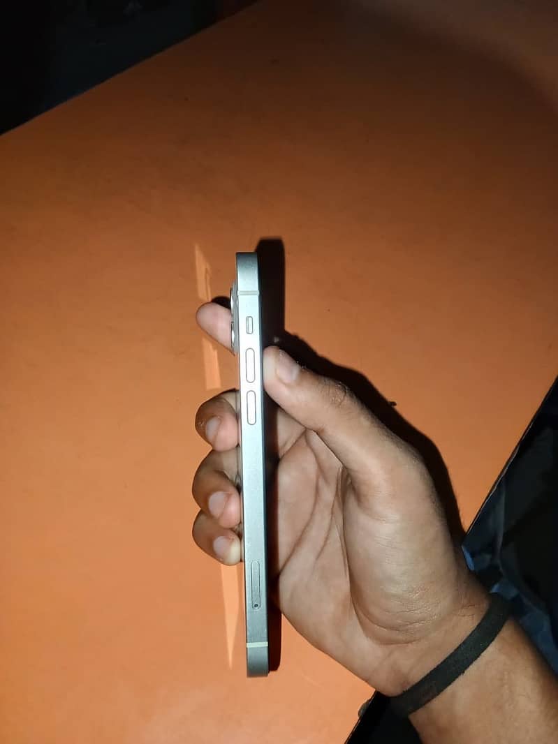 Apple iPhone 12 3